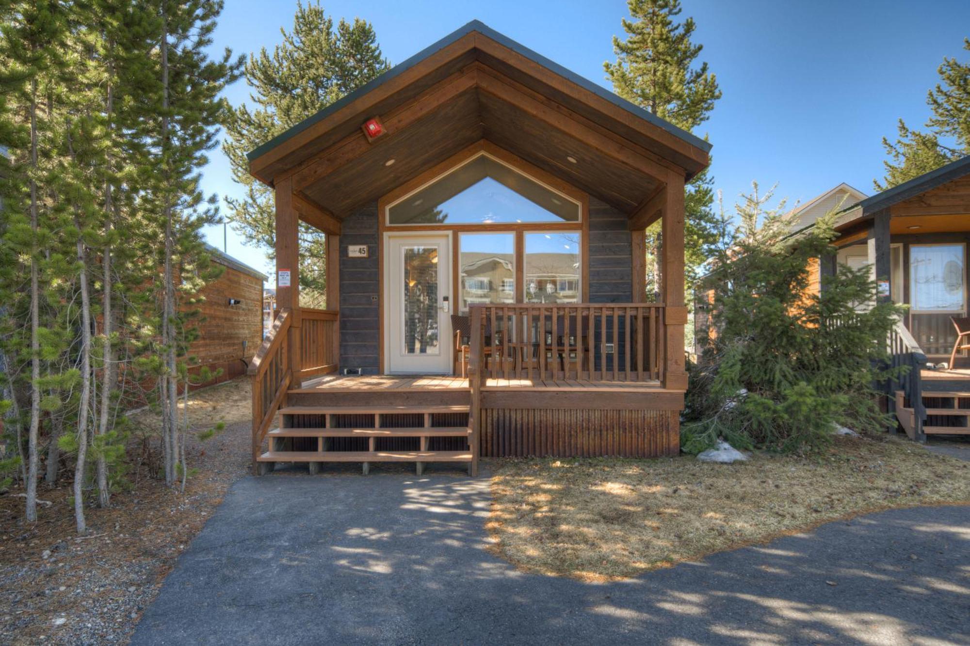 Explorer Cabins At Yellowstone West Yellowstone Exterior photo