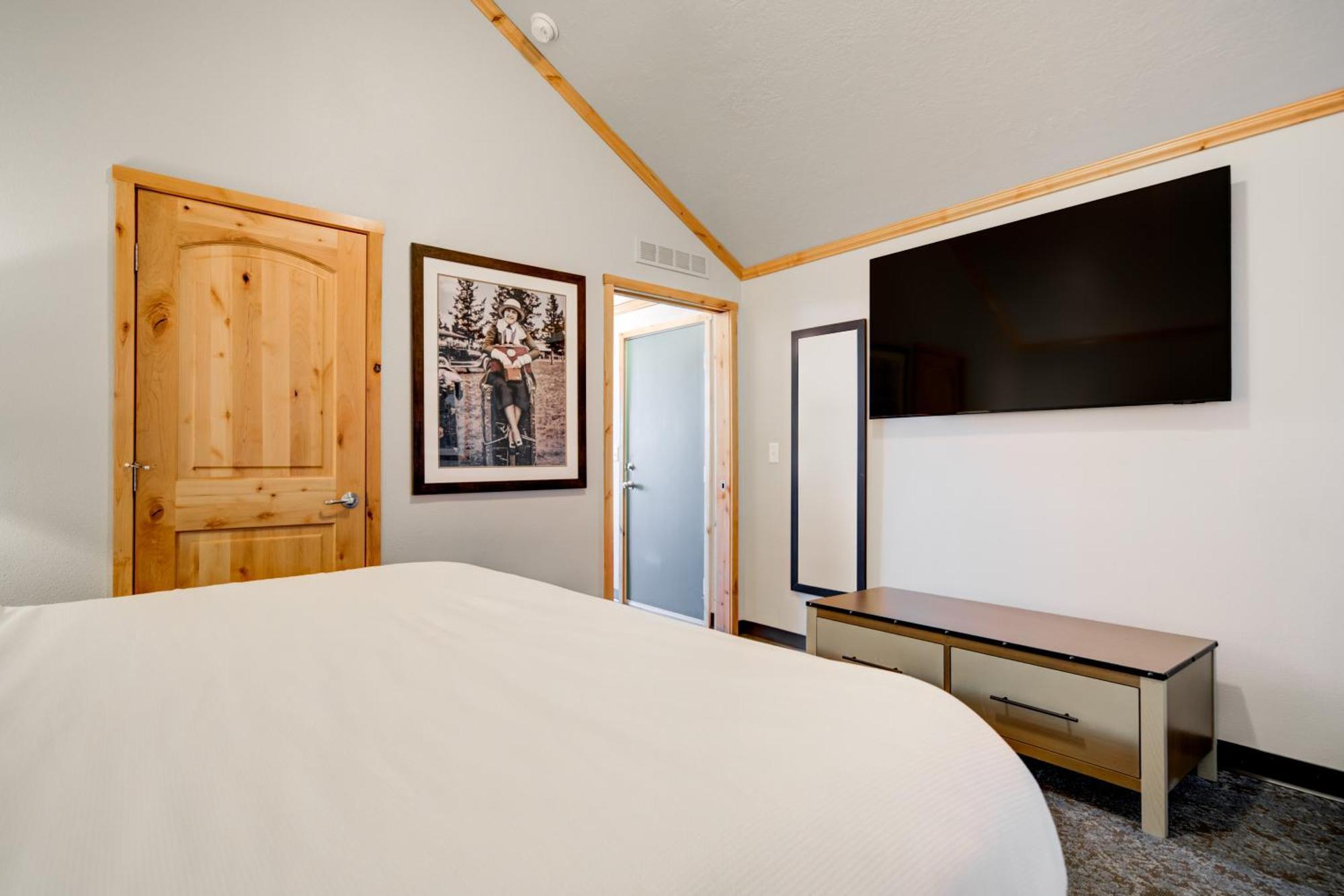 Explorer Cabins At Yellowstone West Yellowstone Exterior photo