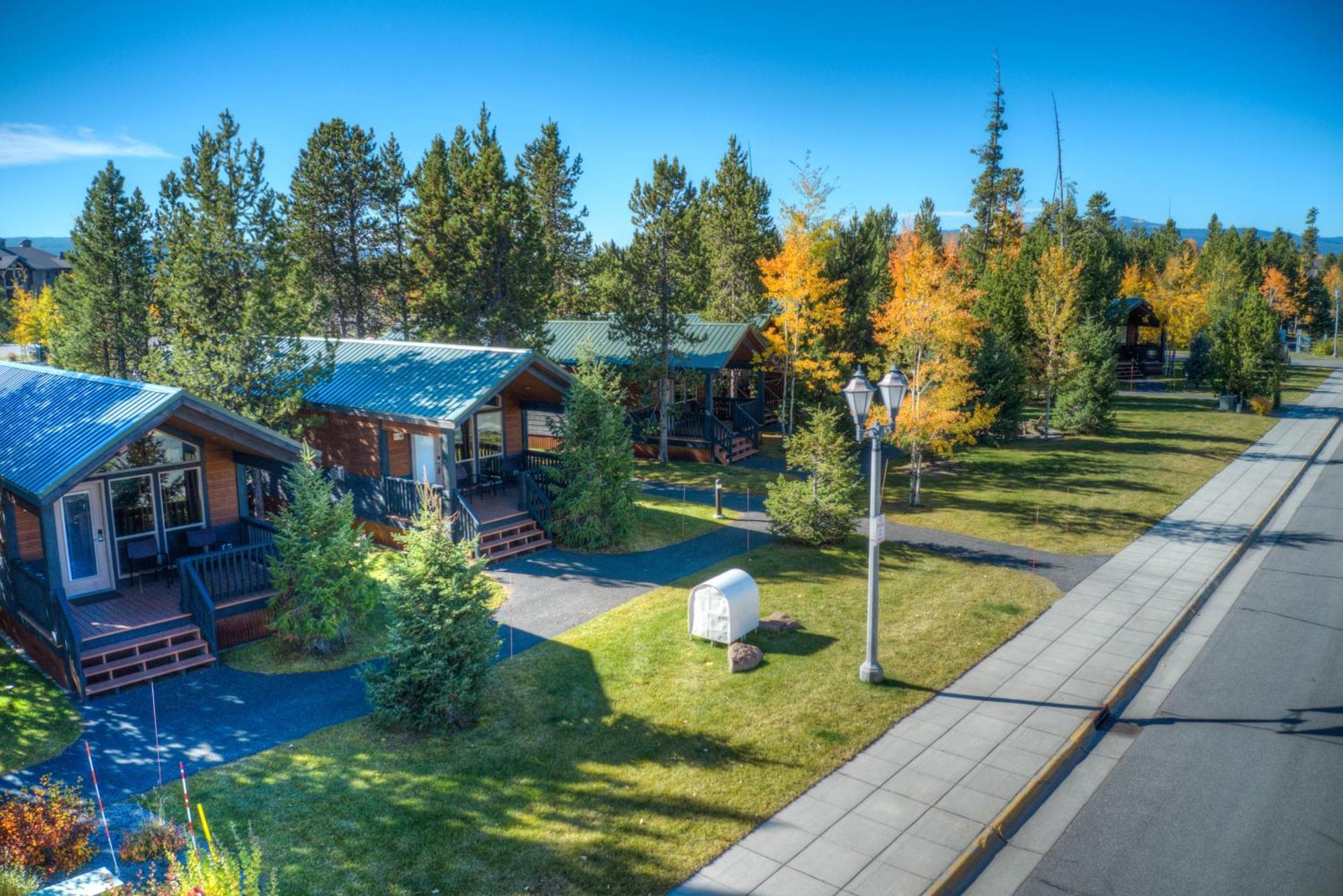 Explorer Cabins At Yellowstone West Yellowstone Exterior photo