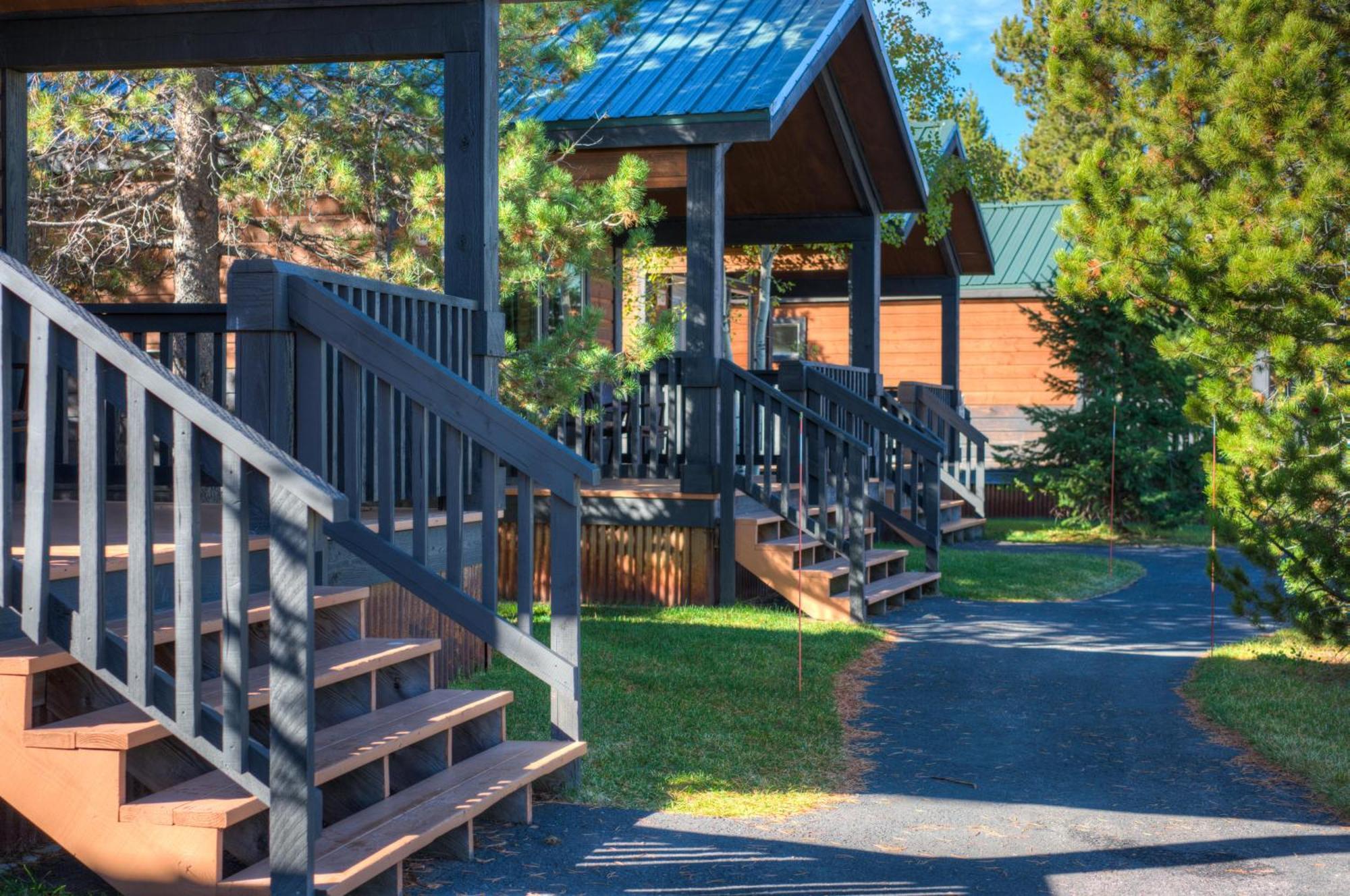 Explorer Cabins At Yellowstone West Yellowstone Exterior photo