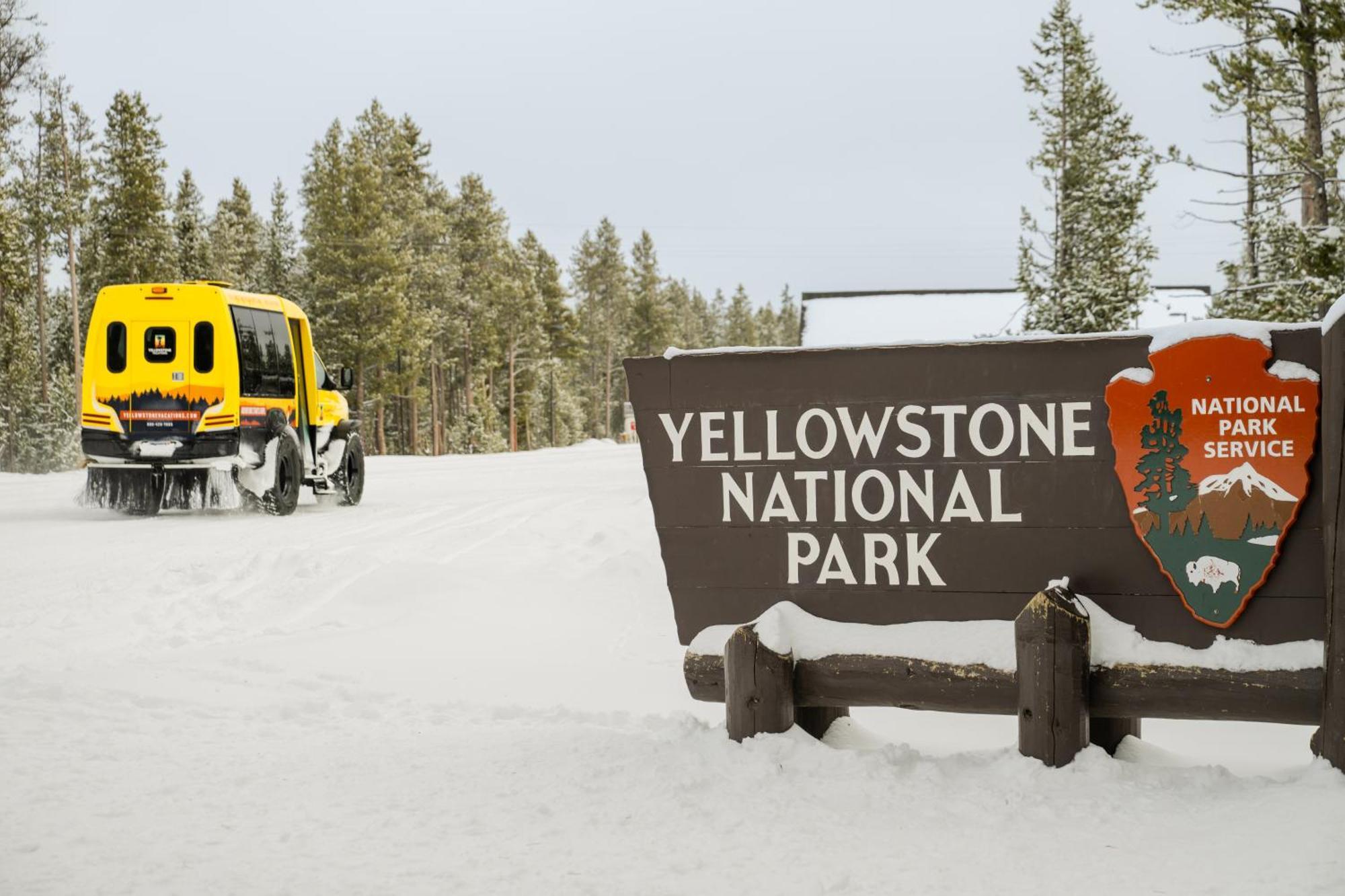Explorer Cabins At Yellowstone West Yellowstone Exterior photo