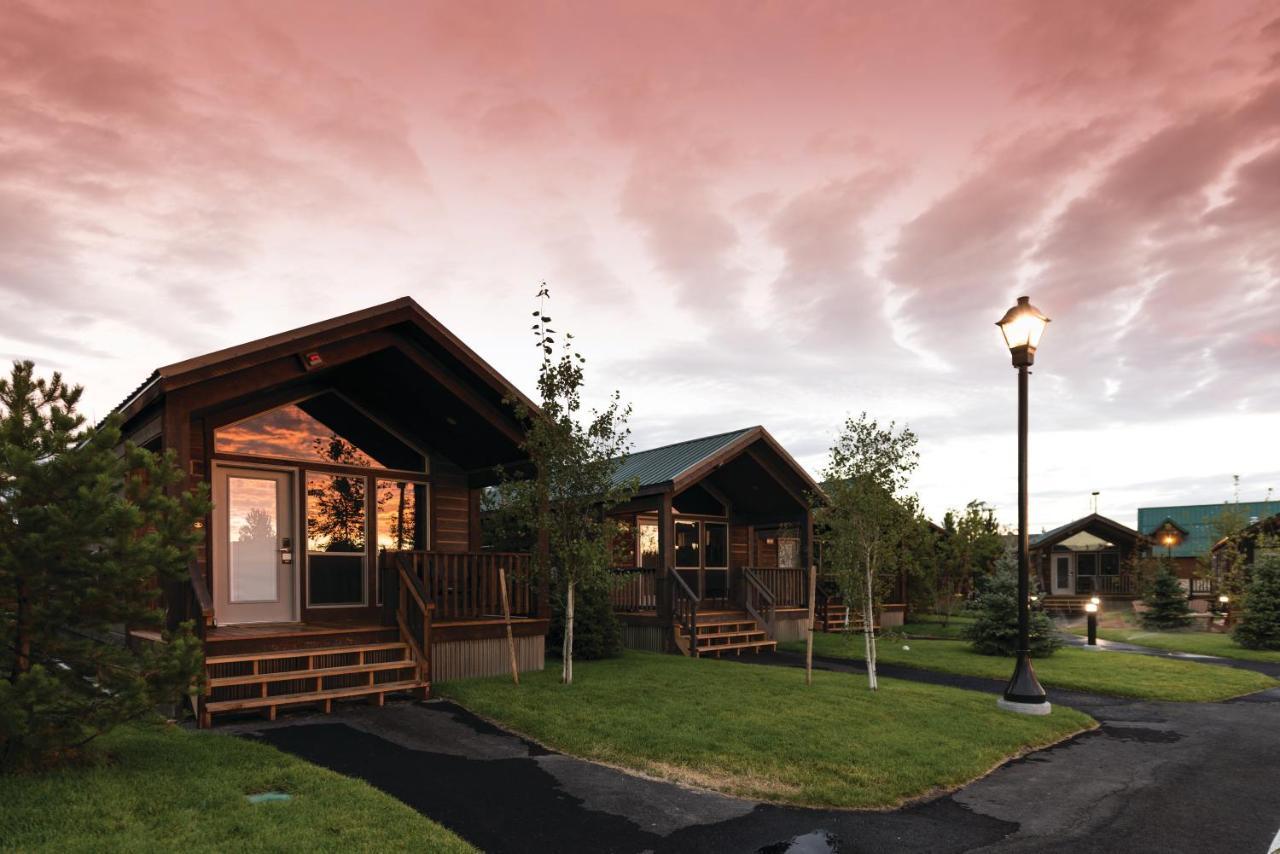 Explorer Cabins At Yellowstone West Yellowstone Exterior photo